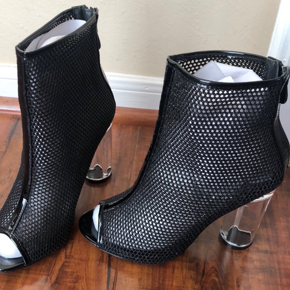 Black boot